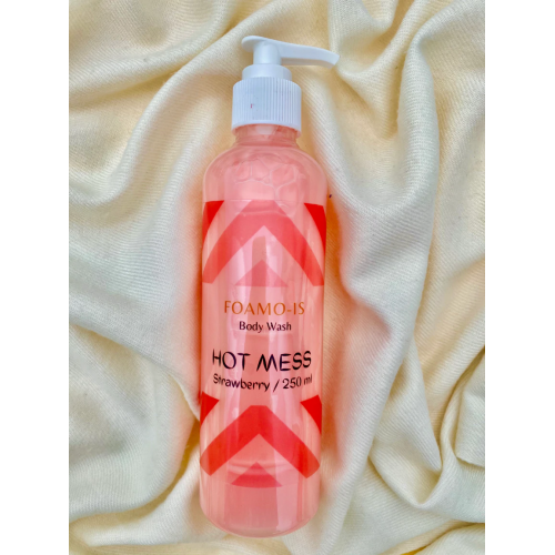 PEARLY STRAWBERRY BODY WASH - HOT MESS